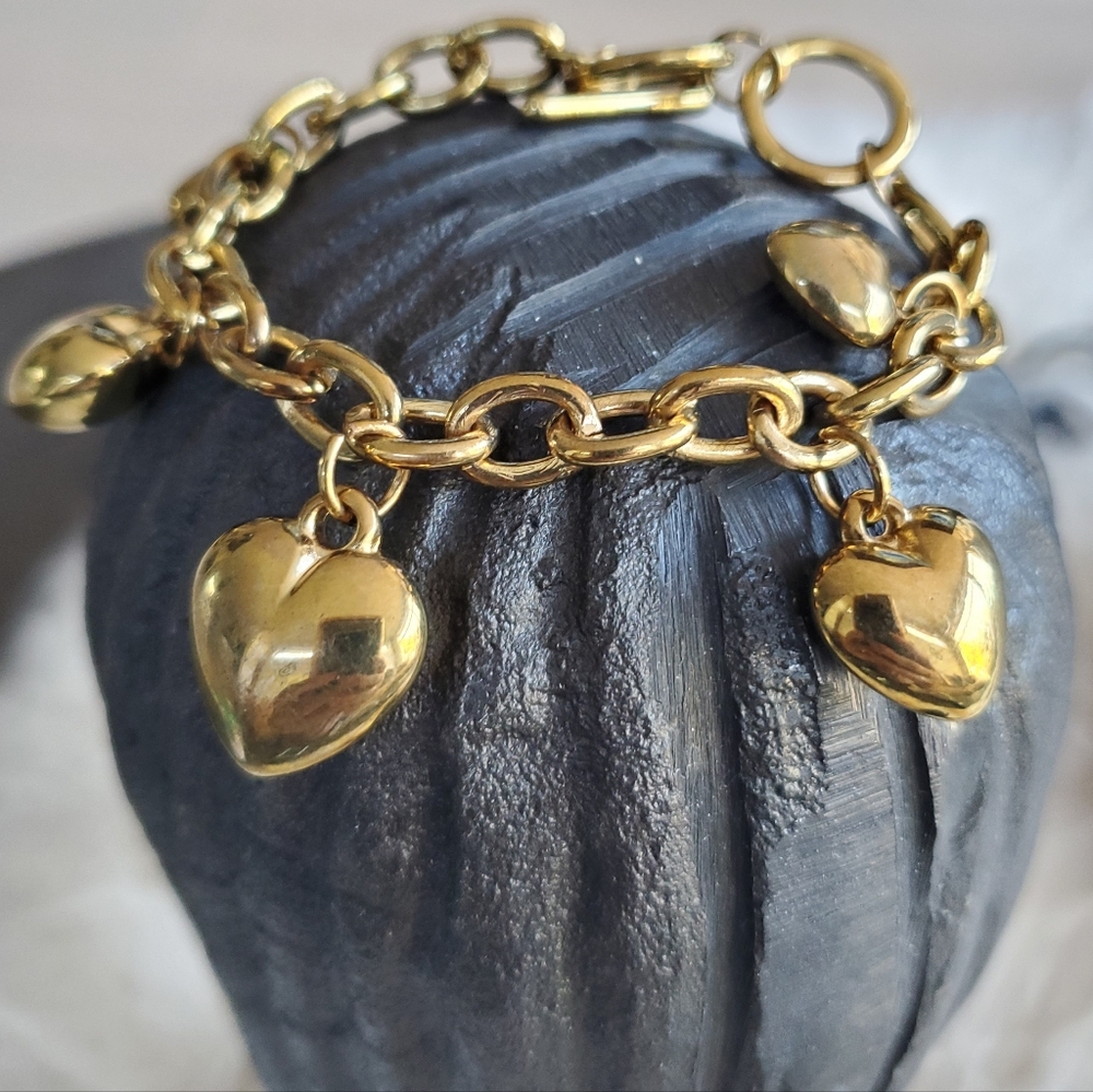 Gold Heart Charm Bracelet - Women's Fashion Bracelet - Picture 5 of 6